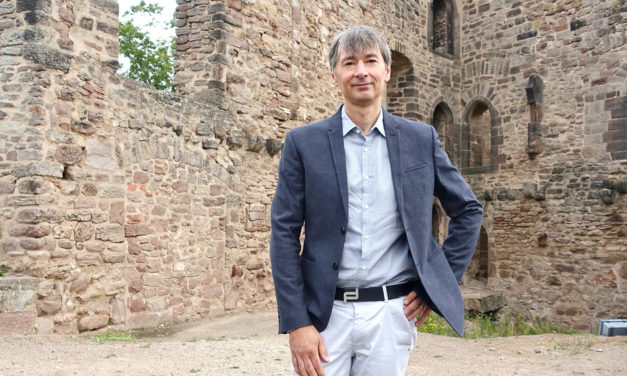Unter­wegs mit:  Prof. Dr. Ramin Yahya­pour